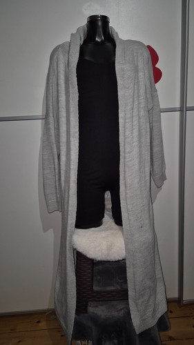 Grauer langer strickmantel - grauer,